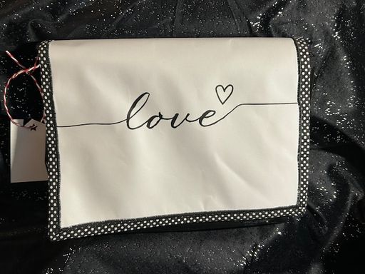 Love (40,- €)
